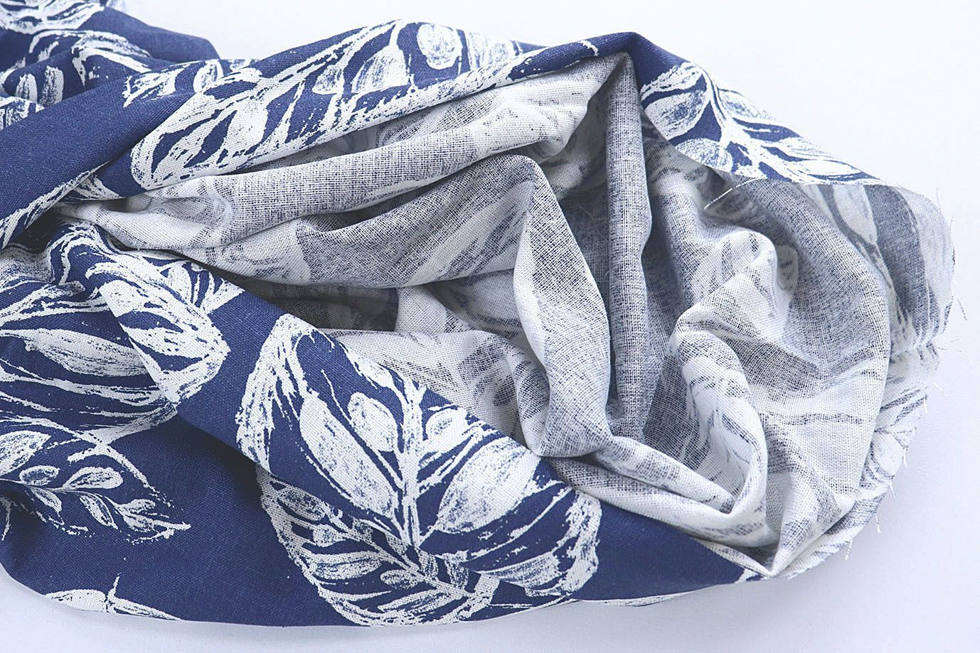 Лен принт/листья белые на синем 4076-PY/D#1/C#2