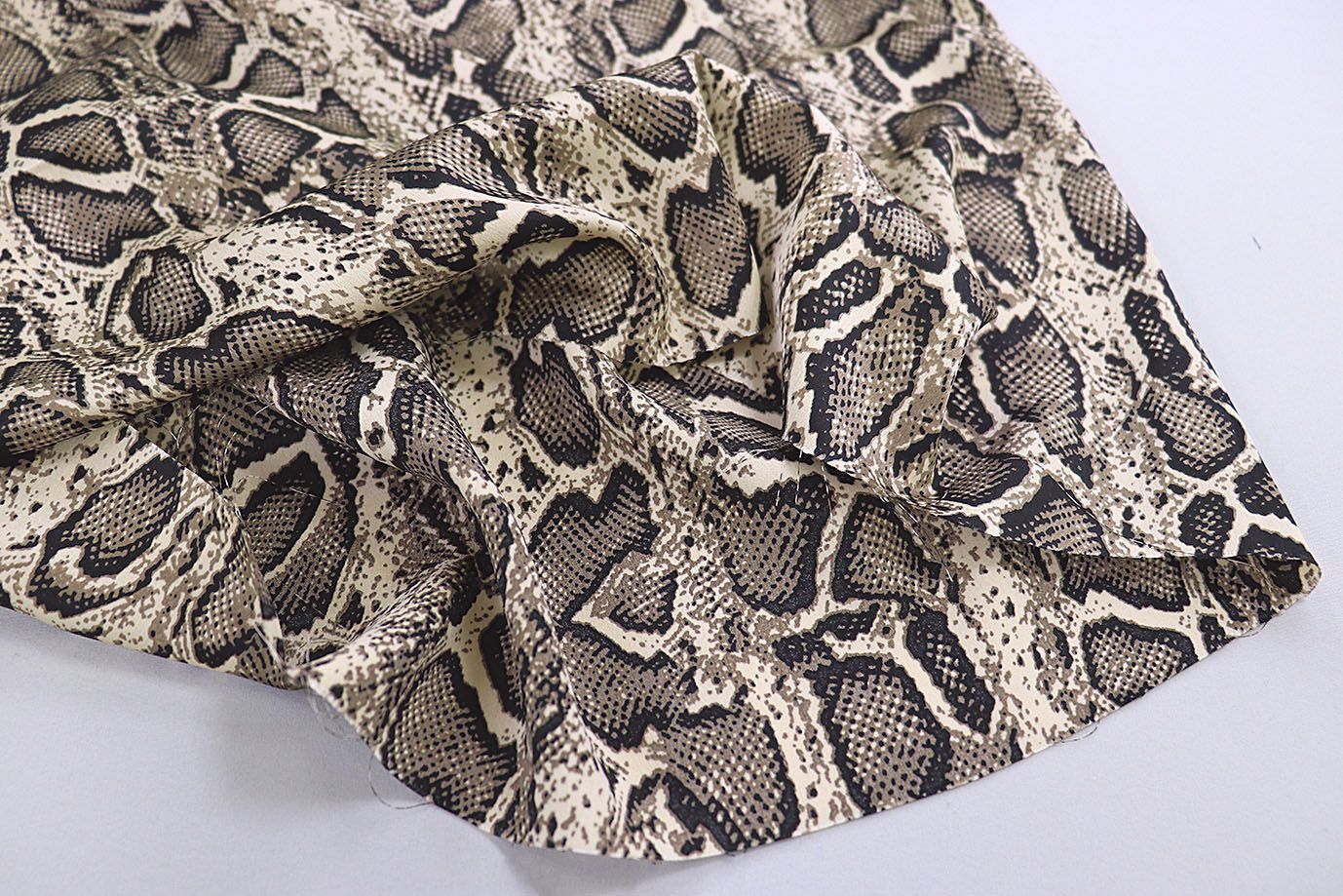 Шелк "Армани" принт/змея серо-бежевая 3844-PY/C#2