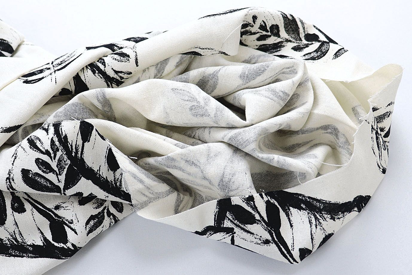 Лен принт/листья черные на молочном 4076-PY/D#1/C#4