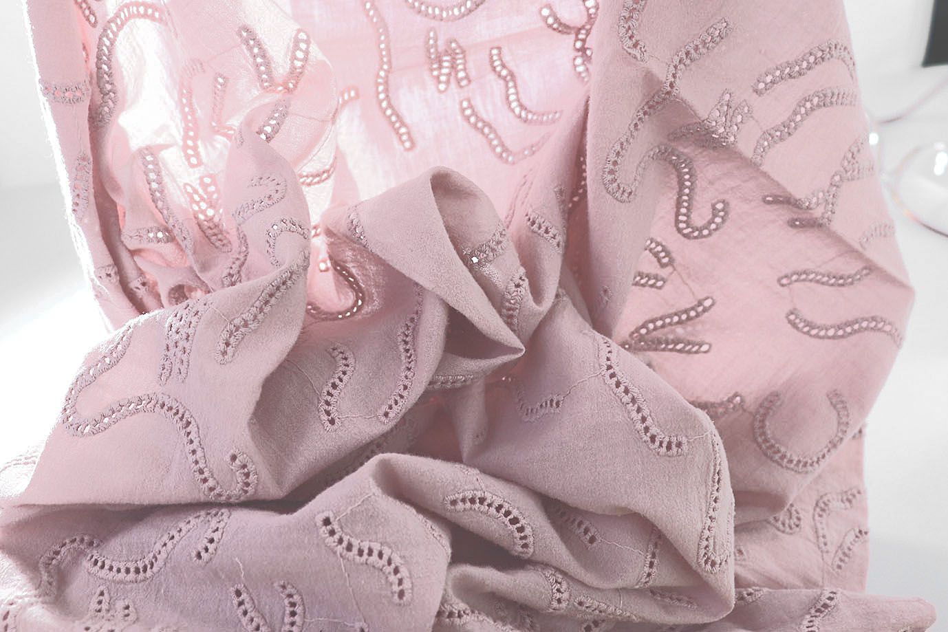 Хлопок "Батист" жатка с вышивкой/лиловый 3202-PY/D#4/C#2 (EU4272)