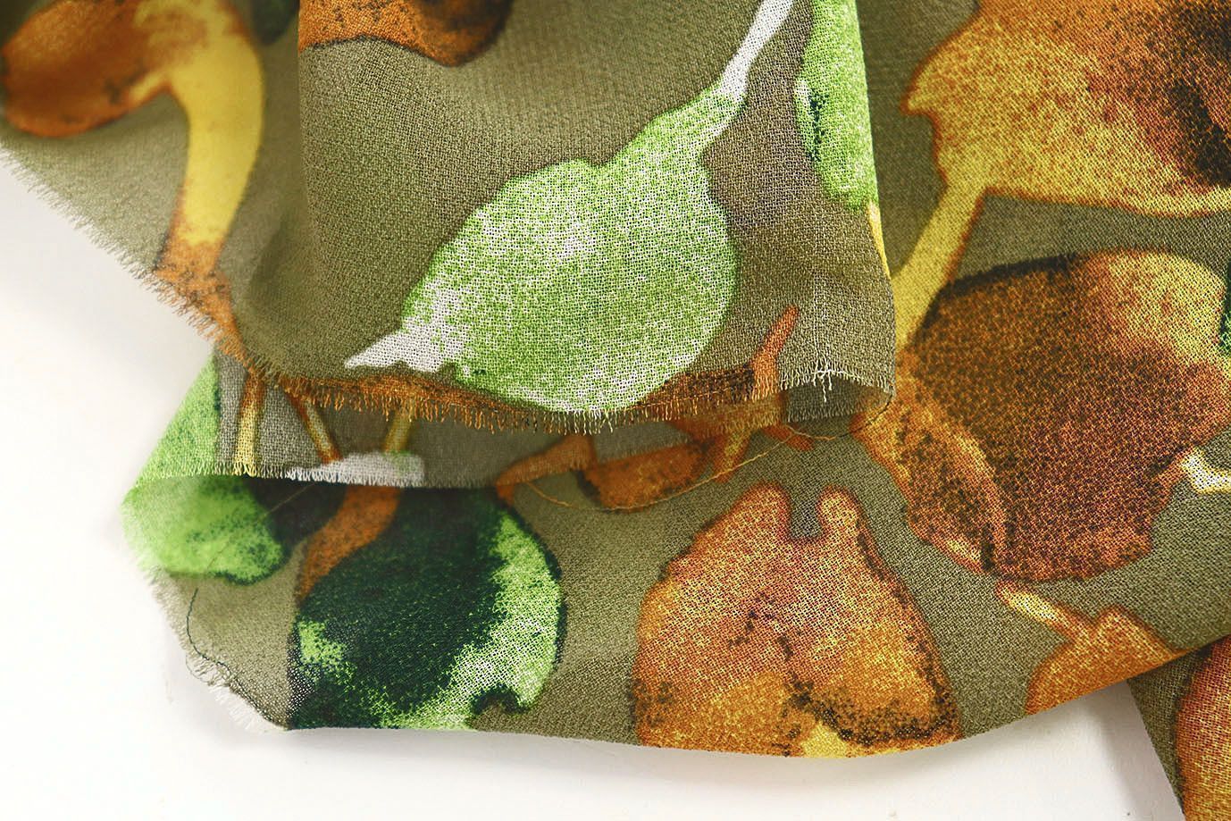 Шифон креп принт/листья желто-зеленые на фоне болотном 3639-PY/D#18/C#1