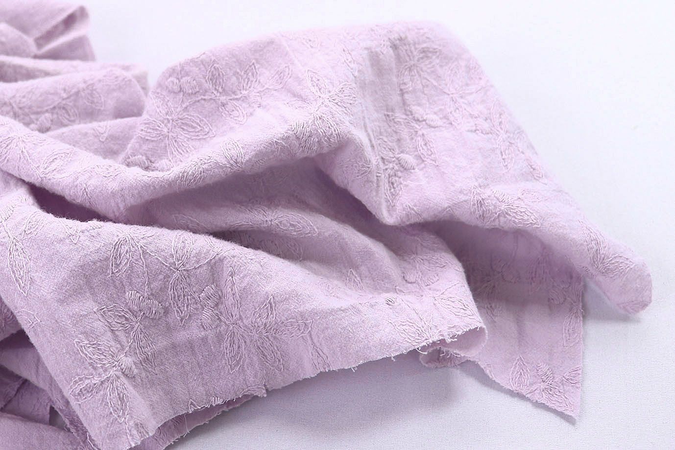 Хлопок "Батист" жатка с вышивкой/лавандовый 3202-PY/D#1/C#4 (EU4272)