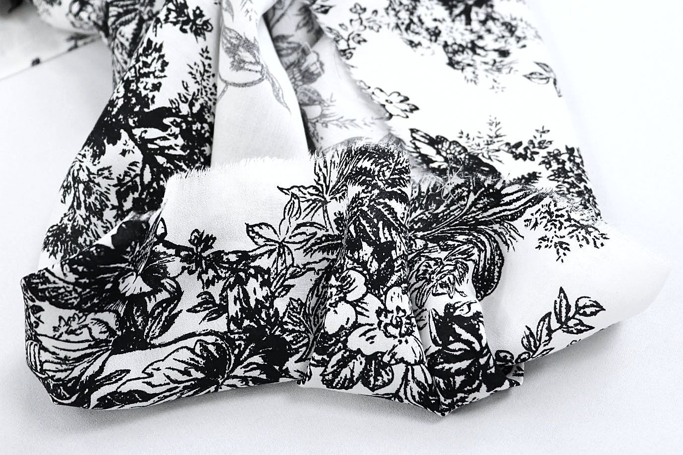Штапель принт/цветы черные на белом 1374-PY/D#42/C#8