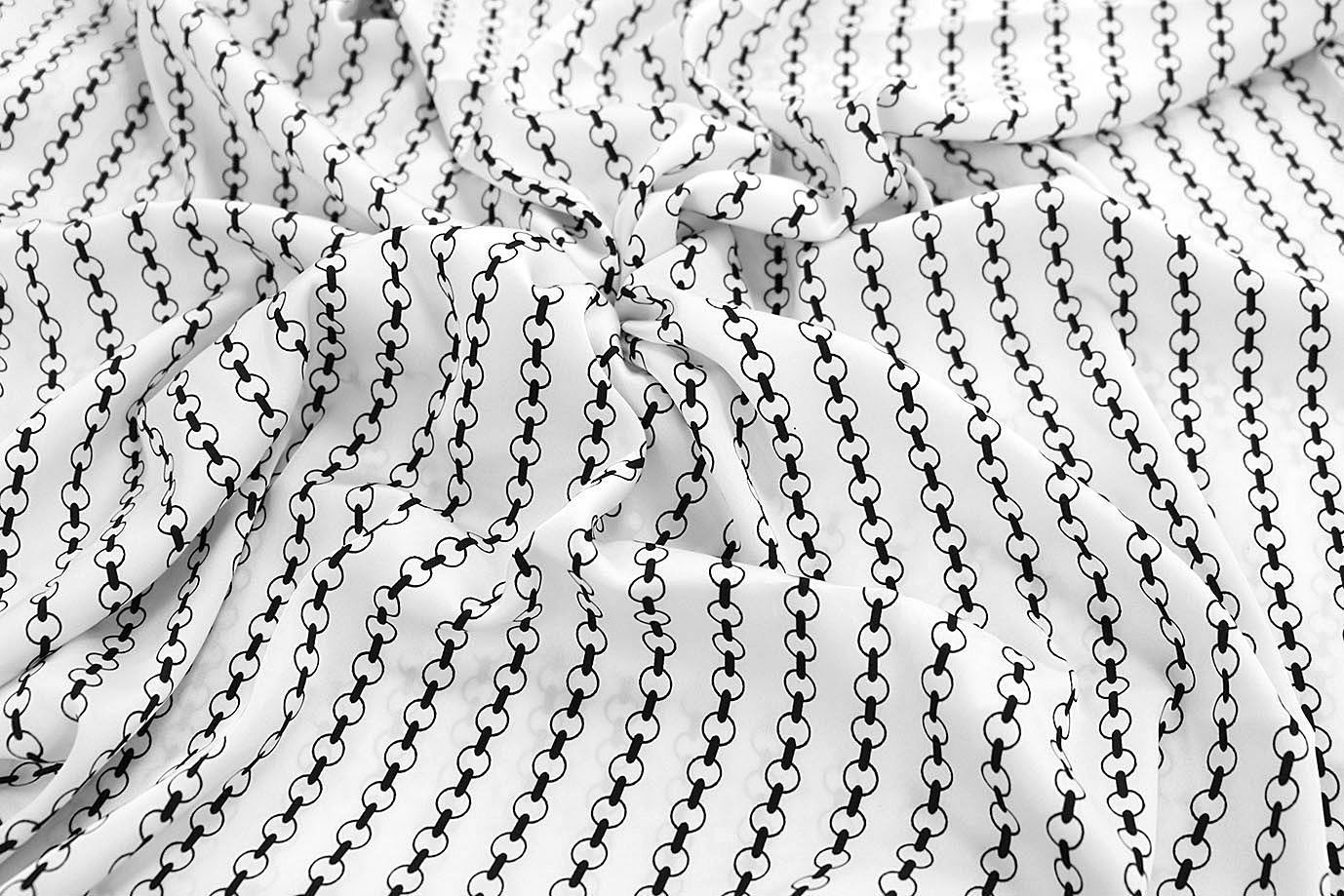 Сатин "Армани" принт/цепи черные на молочном 3588-PY/D#14/C#1