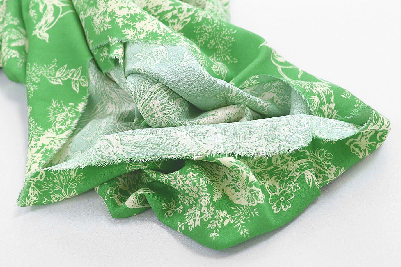 Штапель принт/цветы молочные на зеленом 1374-PY/D#42/C#3