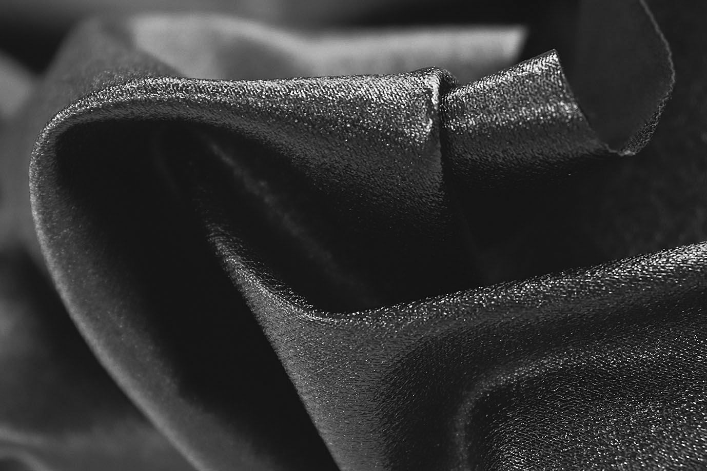 Кожа "Бенгалин" металлик/черный 3684-PY/C#3