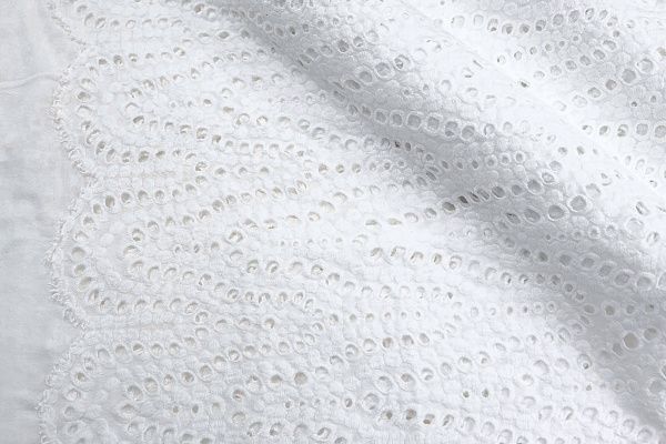 Хлопок "Батист" жатка с вышивкой/молочный 3202-PY/D#3/C#2 (EU4272)