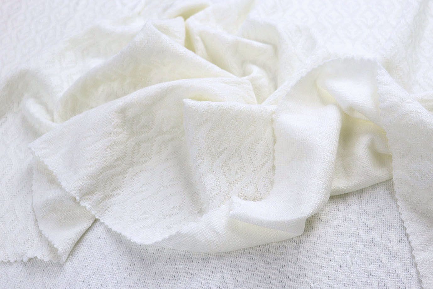 Трикотаж жаккард/молочный 3994-PY/D#1/C#1