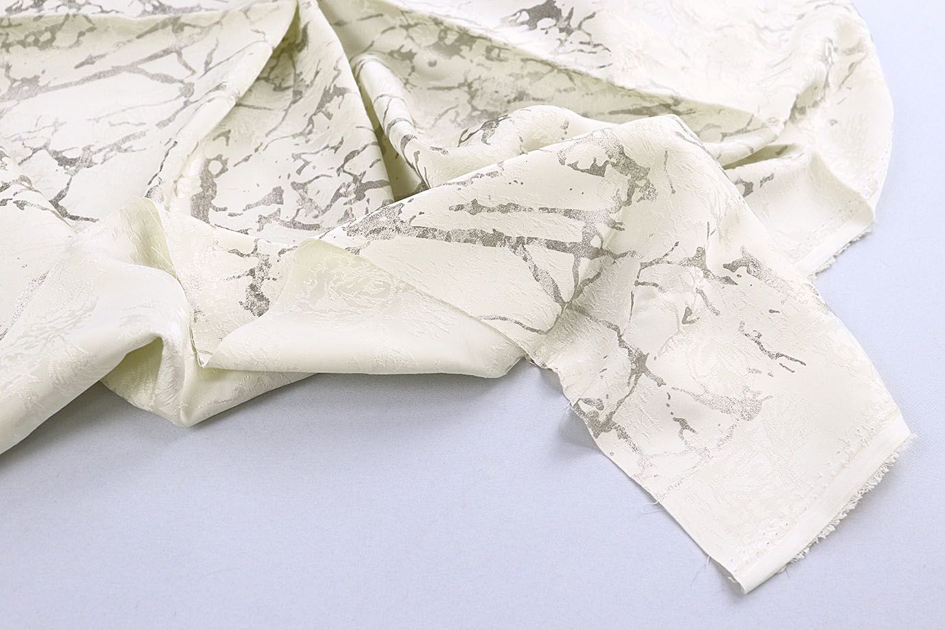 Сатин "Пандора" жаккард c напылением/серо-молочный 4027-PY/D#1/C#1