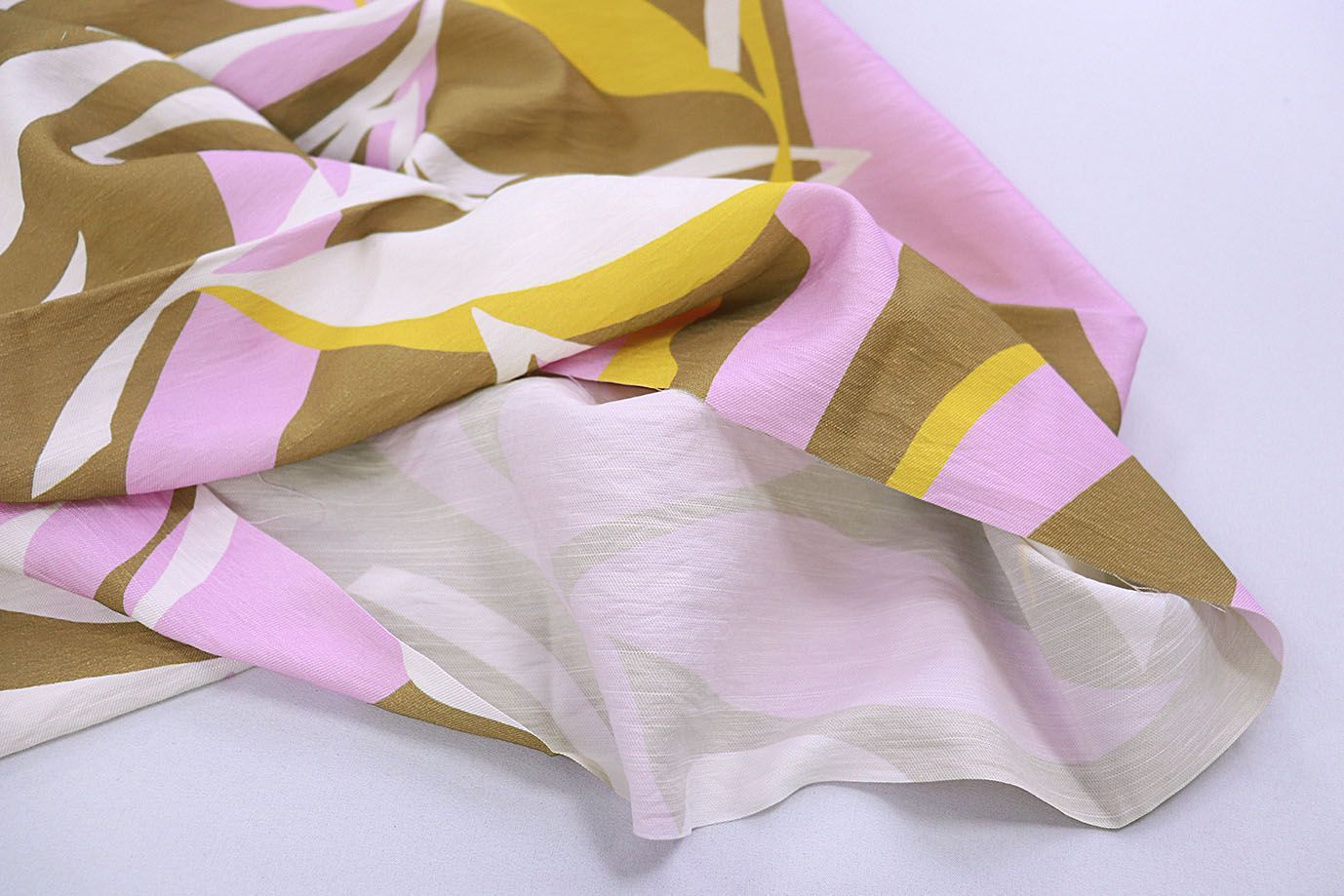 Лен N/R слаб принт/листья розово-желтый на коричневом 3826-PY/D#4/C#1