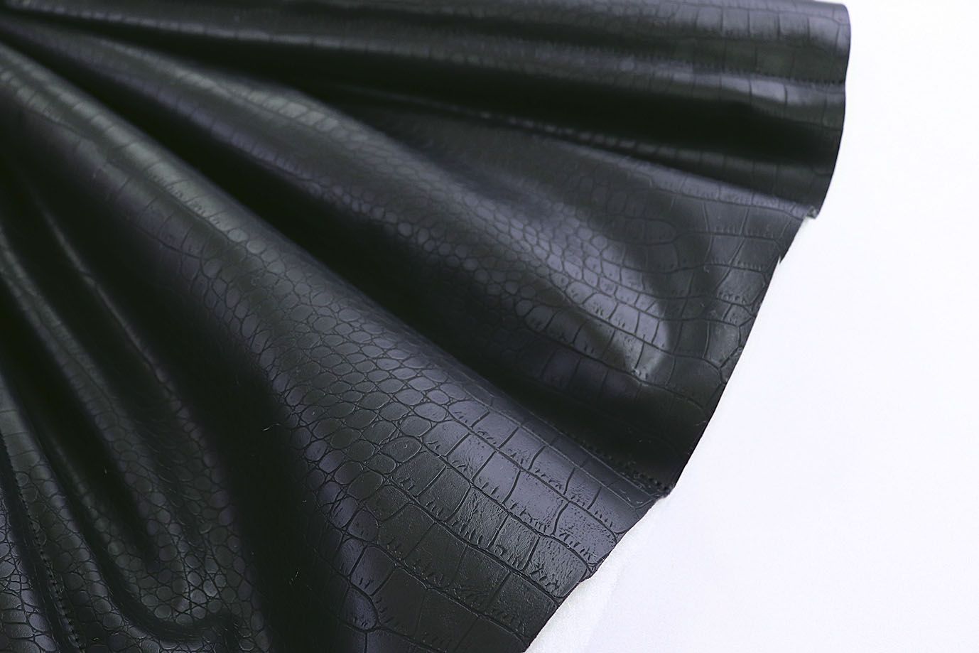 Ткань простеганная "Полоска" P51/черный 11607/4+CC300