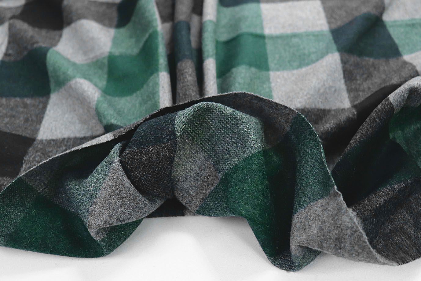 Пальтовая ткань "Микроворса" принт/клетка черно-зеленая на сером 1217-002/C#2