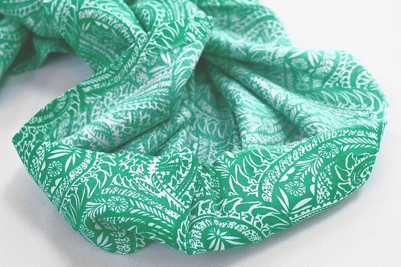 Штапель принт/узор белый на зеленом 1374-PY/D#26/C#1