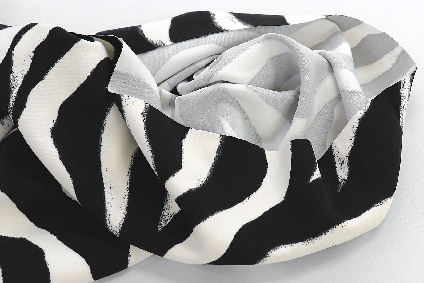 Костюмная ткань "Барби" стрейч принт/черно-белый 3827-PY/D#3/C#2