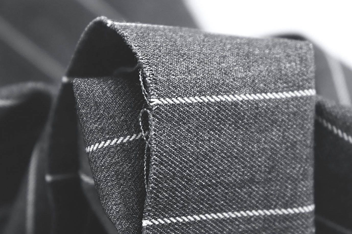 Костюмная ткань принт/полоска белая на темно-сером 3962-PY/C#3