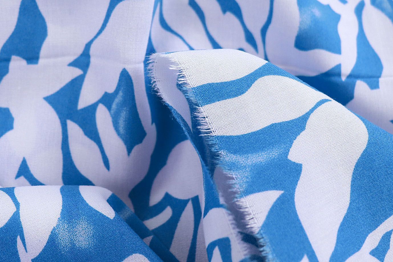 Штапель принт/цветы белые на синем 1382-PY/D#3/C#4