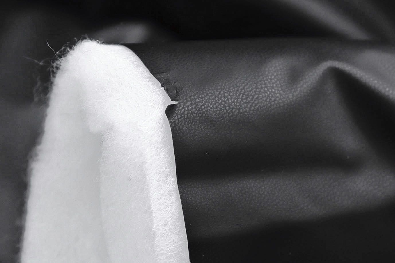 Ткань простеганная "Полоска" P51/черный 11015-26/8+холлофайбер 200+СПБ