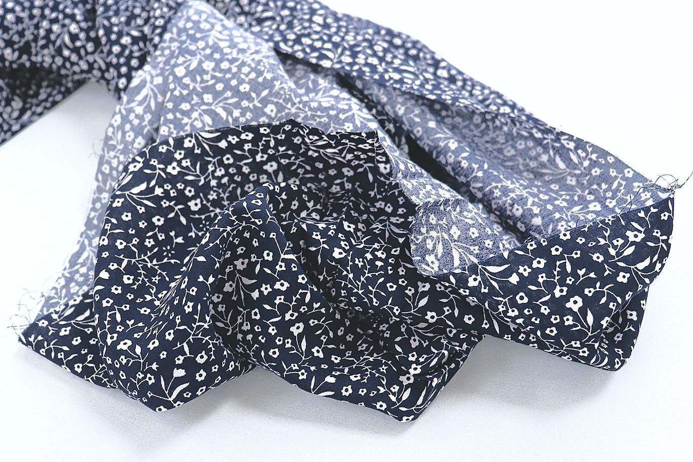 Штапель принт/цветы белые на темно-синем 1374-PY/D#50/C#4