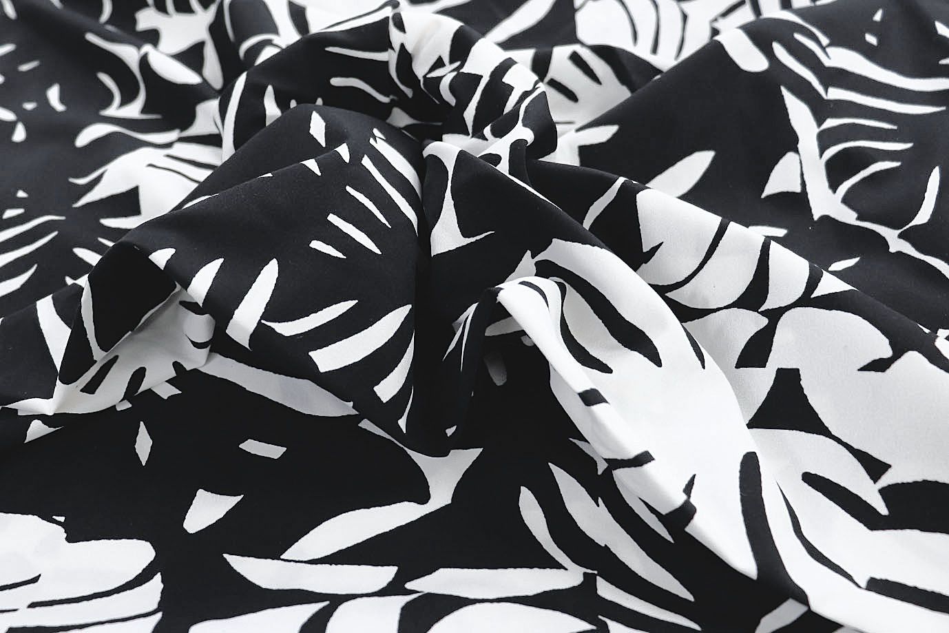 Хлопок "Поплин" принт/листья черные на белом 3848-PY/D#1/C#5