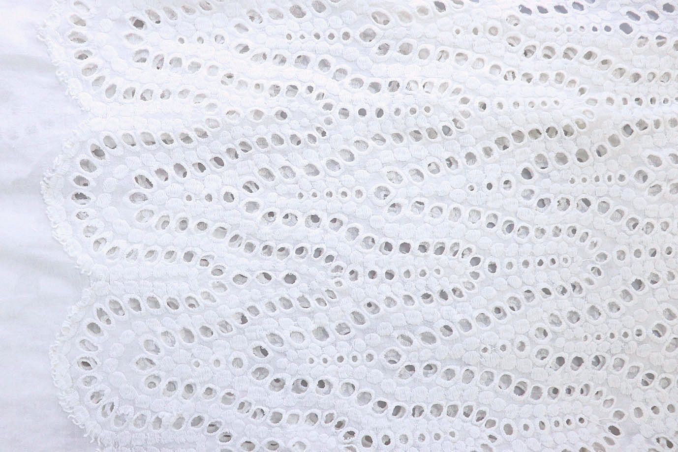 Хлопок "Батист" жатка с вышивкой/молочный 3202-PY/D#3/C#2 (EU4272)