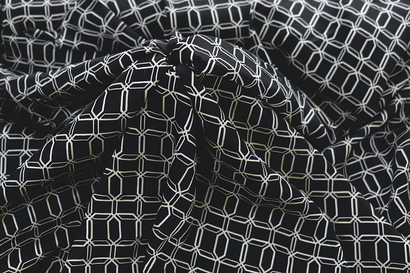 Сатин "Армани" принт/бело-желтый на черном 4042-PY/D#1/C#1