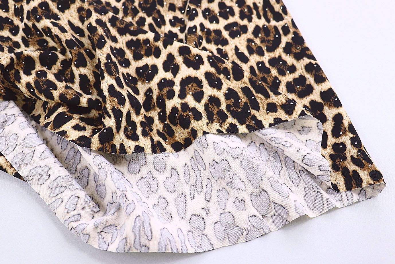 Трикотаж "Скуба" креп со стразами принт/леопард молочно-коричневый 3779-PY/D#1/C#1