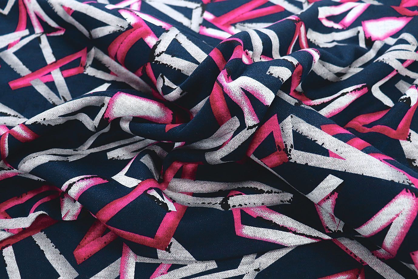 Трикотаж "Модал" принт/треугольники серо-розовые на синем 3602-PY/D#10/C#2