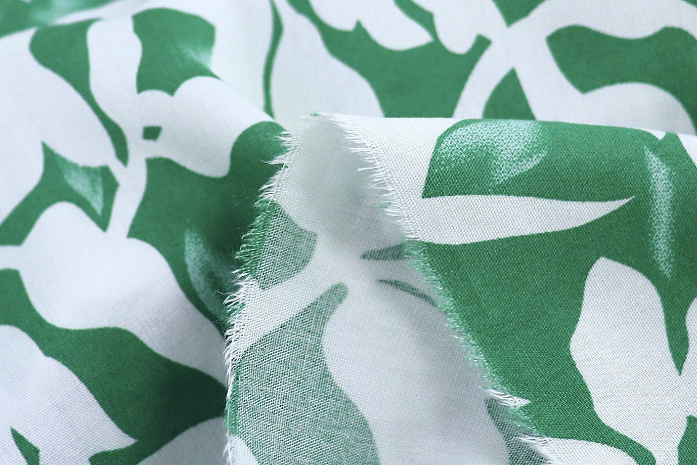 Штапель принт/цветы белые на зеленом 1382-PY/D#3/C#2