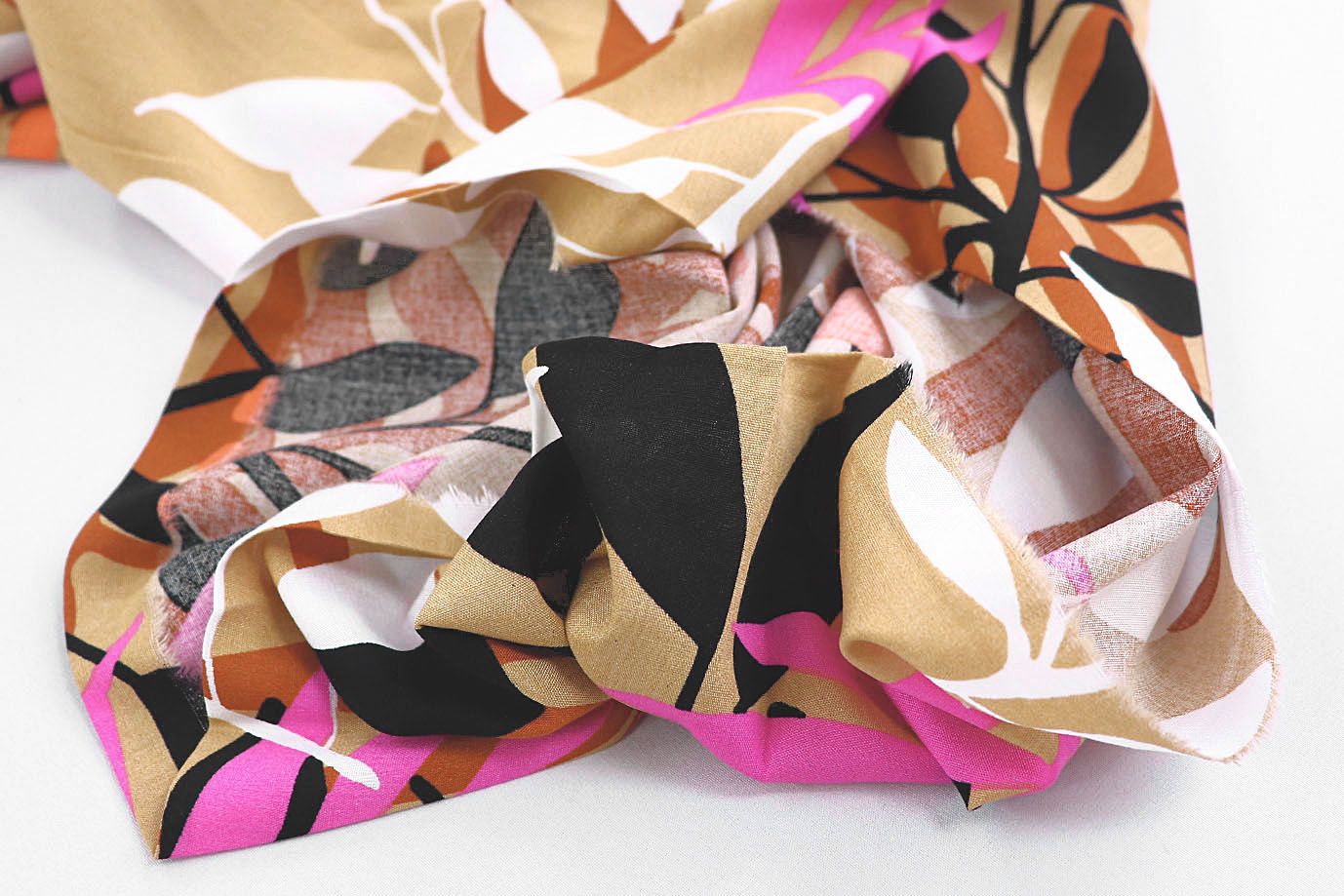 Штапель принт/листья на бежевом 1374-PY/D#30/C#3