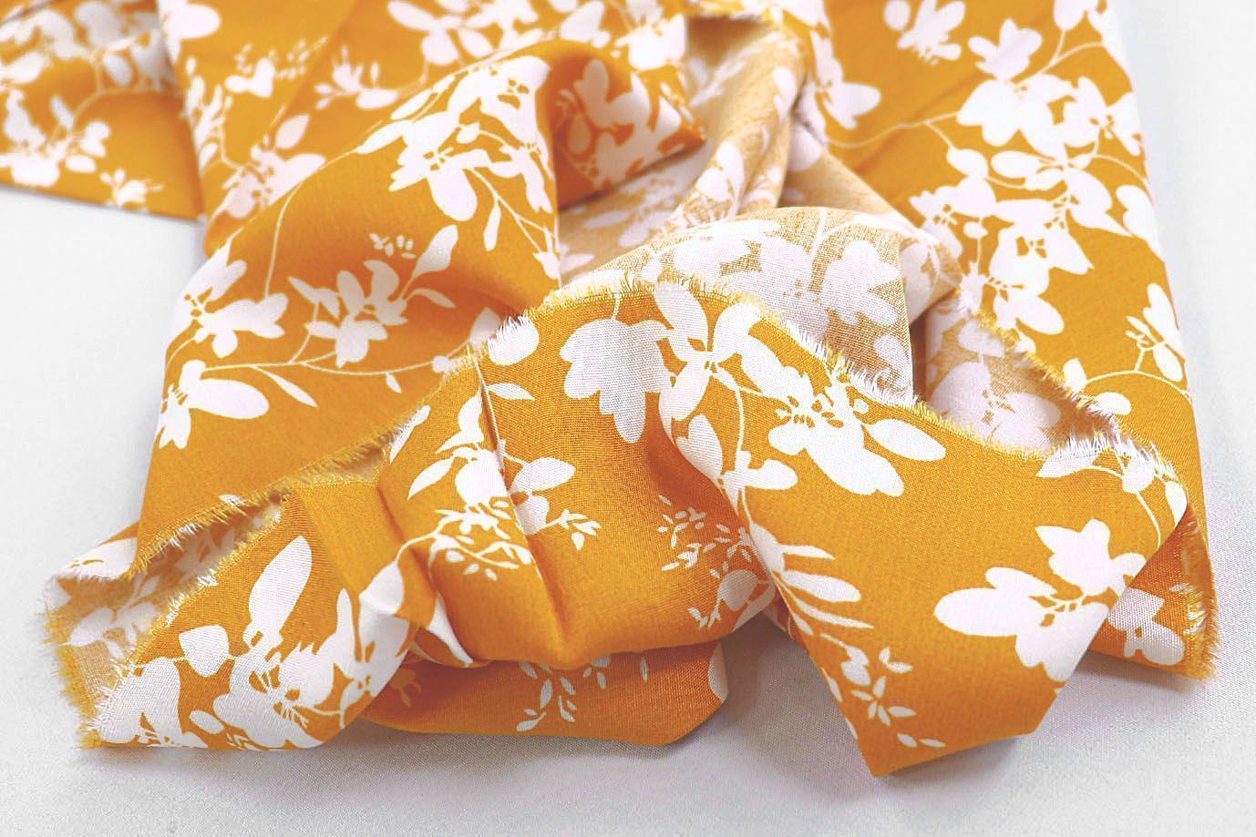 Штапель принт/цветы белые на оранжевом 1374-PY/D#34/C#8