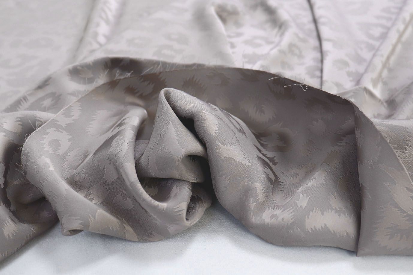 Шелк жаккард/серый 3899-PY/D#3/C#1