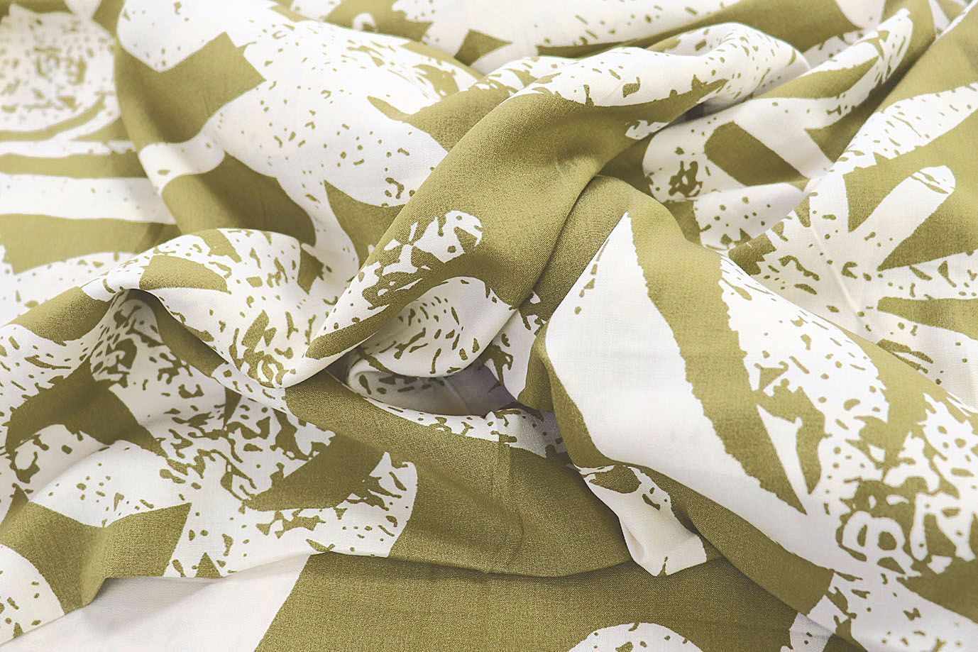 Штапель принт/белый на болотном 3858-PY/D#8/C#1