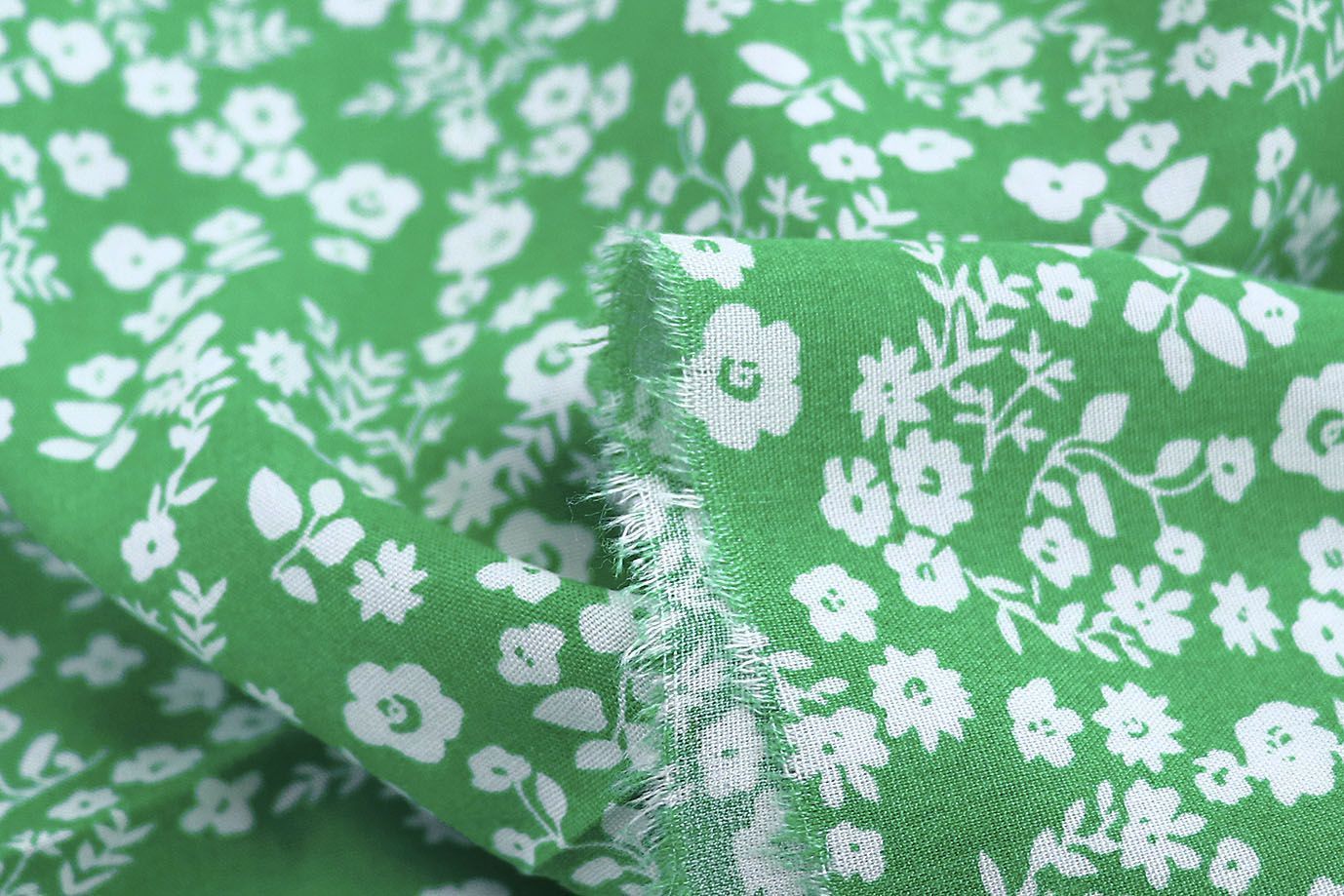 Штапель принт/цветы белые на зеленом 1382-PY/D#1/C#4