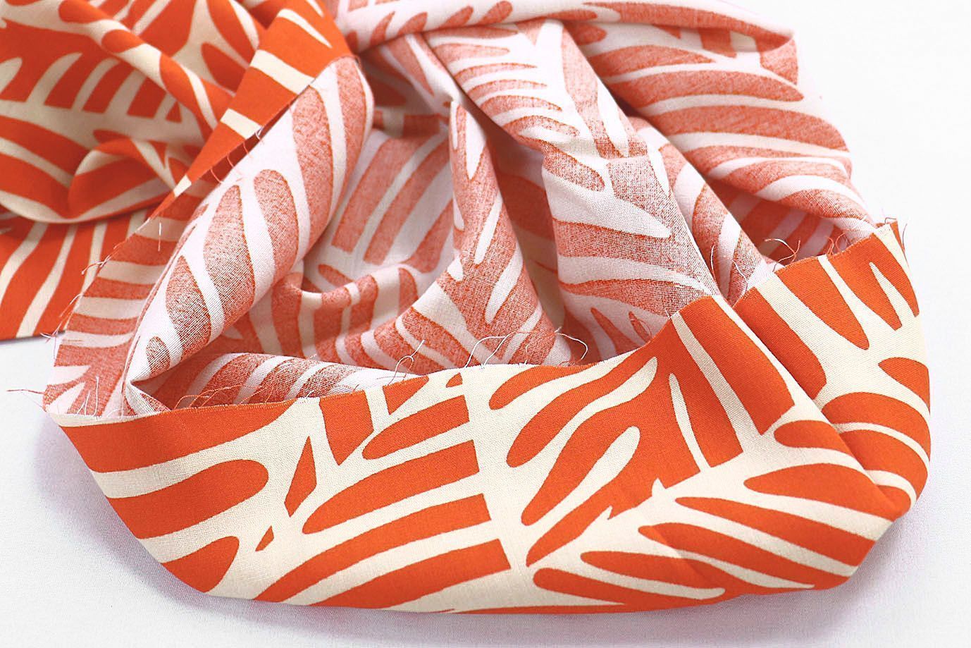 Штапель принт/листья оранжевые на белом 1374-PY/D#20/C#6