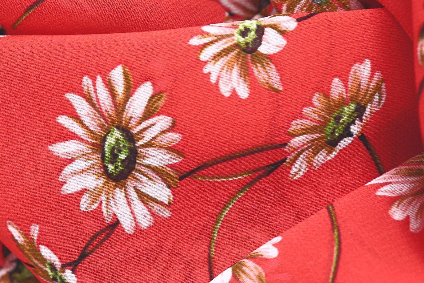 Шифон принт/цветы серо-белые на красном 3707-PY/D#56/C#2