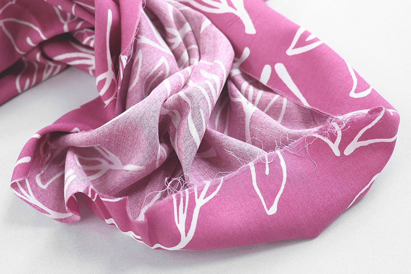 Штапель принт/цветы белые на розовом 1374-PY/D#51/C#1