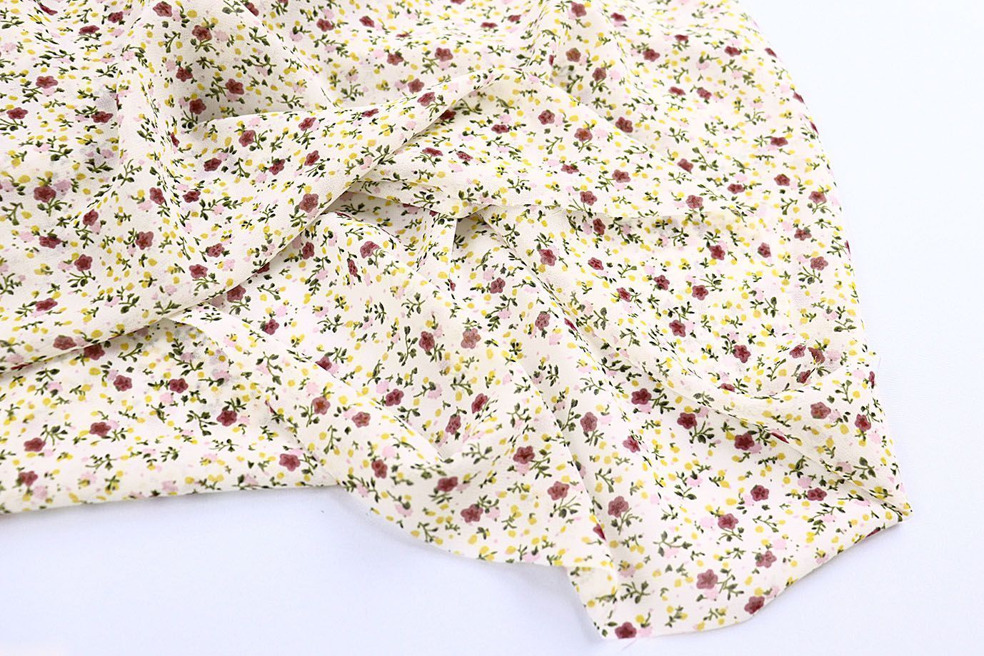 Шифон принт/цветы розово-красные на молочном 4247-PY/D#6/C#2