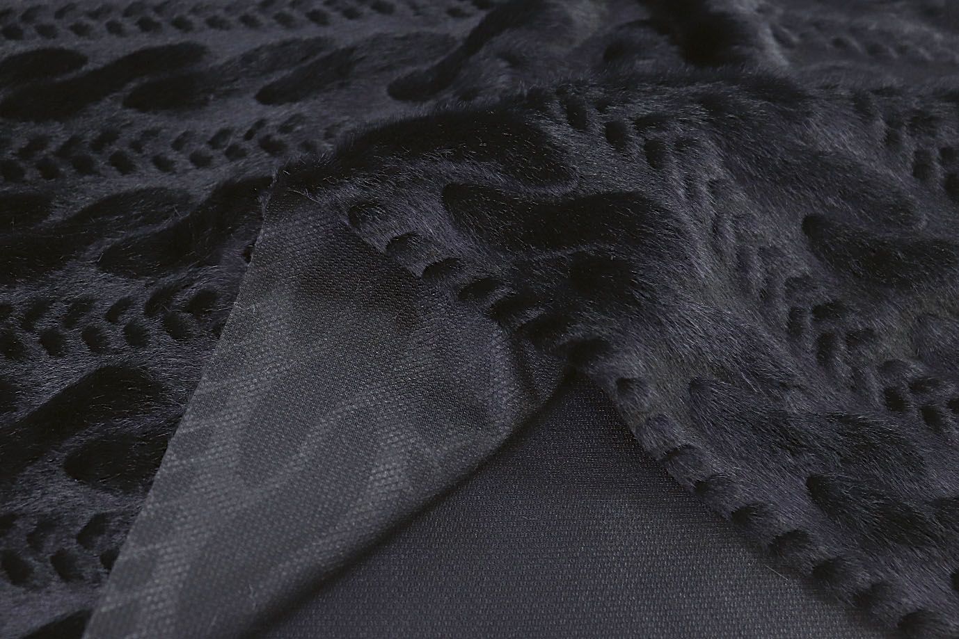 Искусственный мех "Норка" косичка/черный PE-30098/PMW2312110