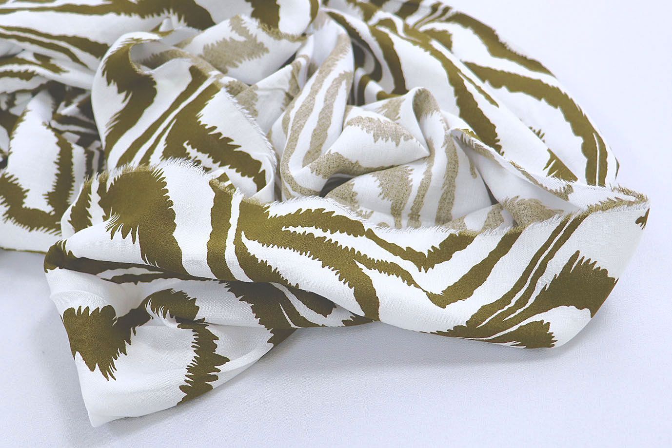 Штапель принт/бело-болотный 1374-PY/D#16/C#4