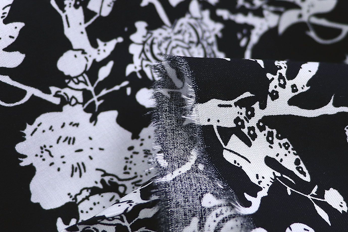 Штапель принт/цветы белые на черном 3860-PY/D#5/C#1