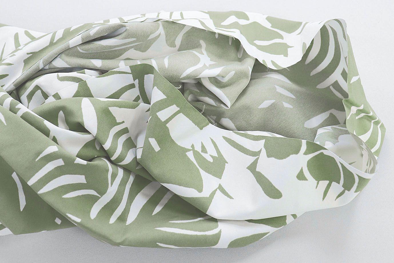 Хлопок "Поплин" принт/листья зеленые на белом 3848-PY/D#1/C#1