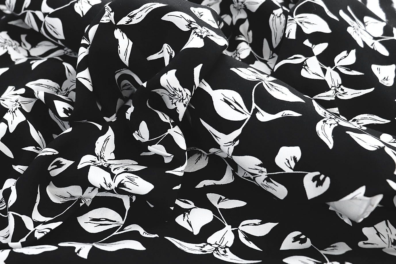 Штапель принт/цветы белые на черном 3858-PY/D#12/C#1