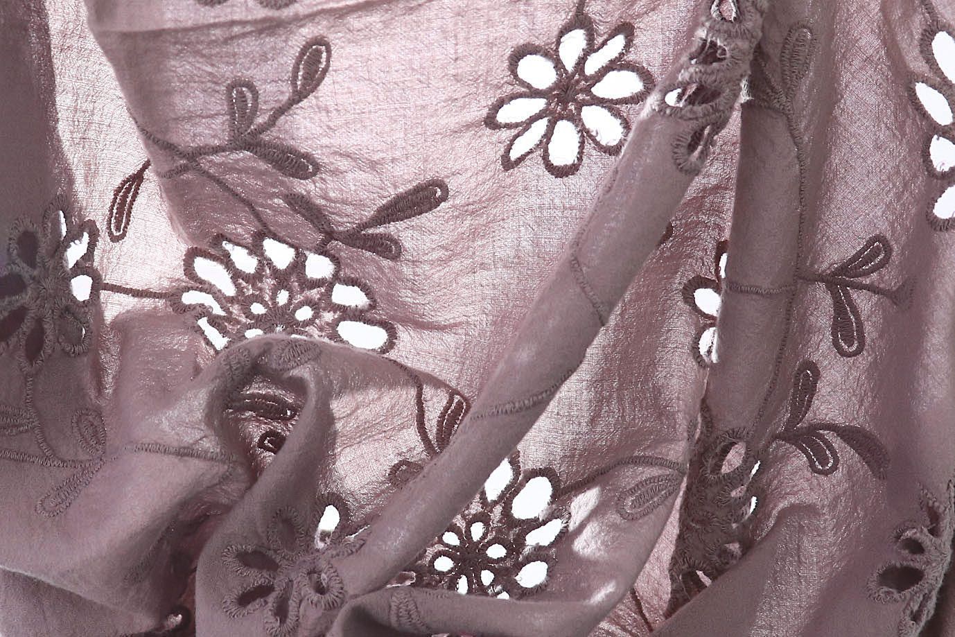 Хлопок "Батист" жатка с вышивкой/серо-лиловый 3202-PY/D#5/C#7 (EU4272)