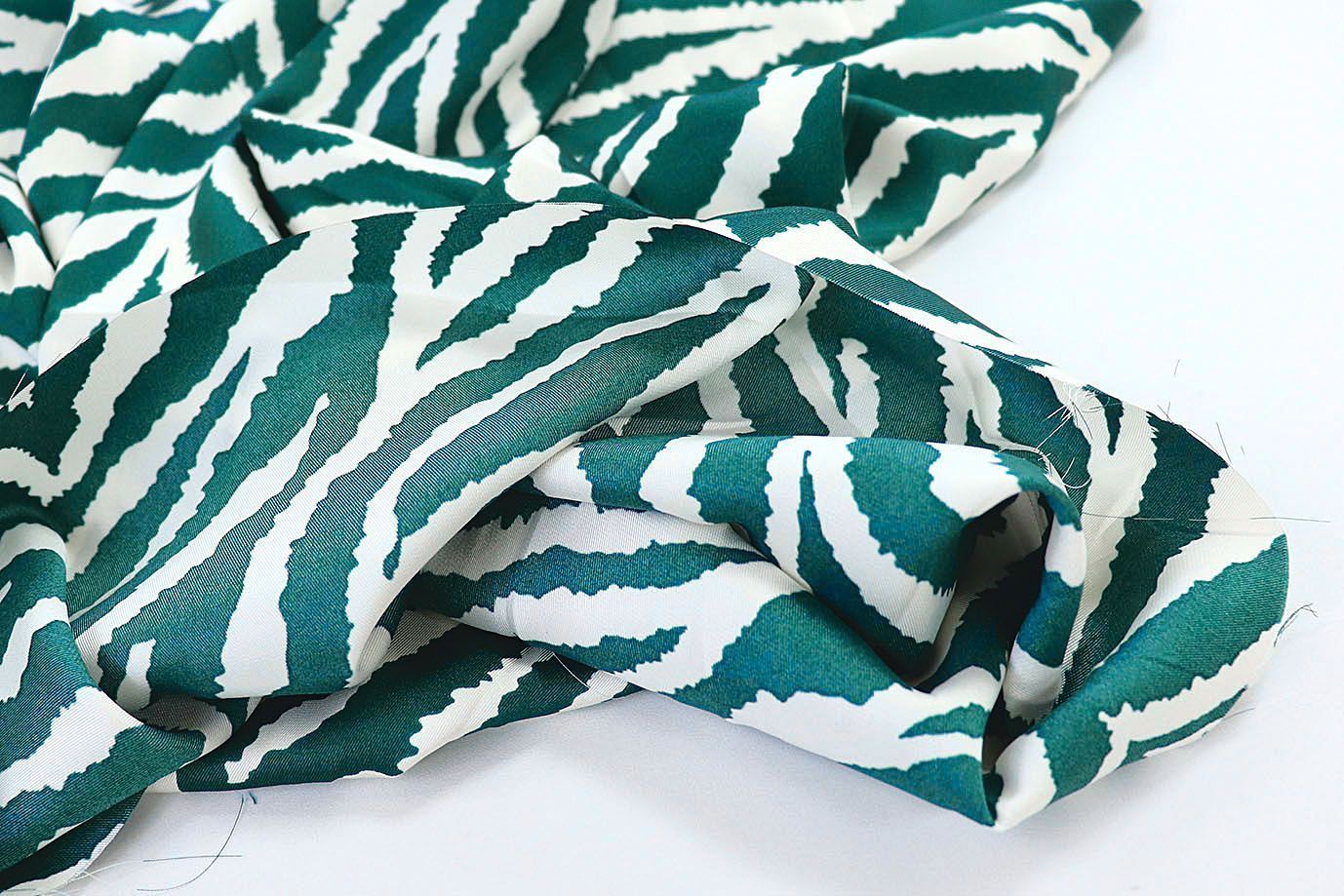 Блузочная ткань "Соня" твил принт/зелено-белый 3609-PY/D#3/C#1