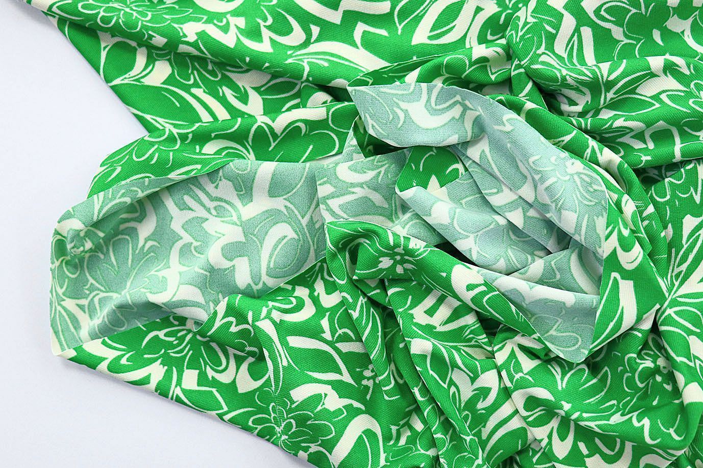 Трикотаж масло принт/цветы зеленые на белом 3390-PY/D#9767-256/C#5 (11154)