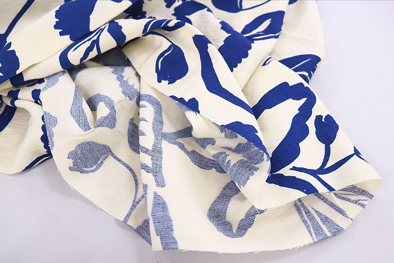 Лен БОХО принт/цветы синие на молочном 3857-PY/D#10/C#3