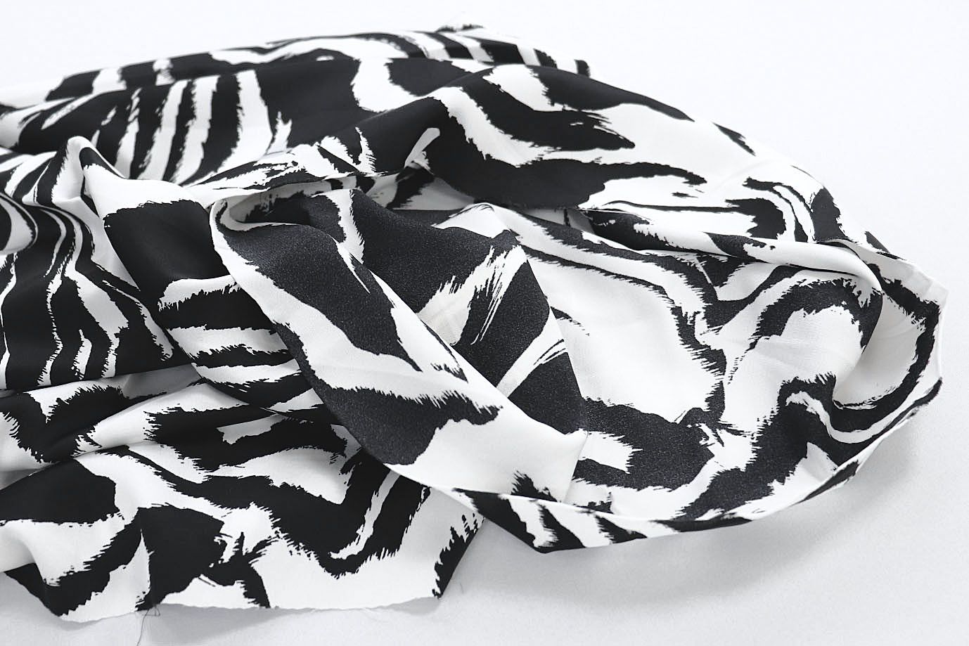 Сатин "Армани" принт/черно-белый 3853-PY/D#2/C#1