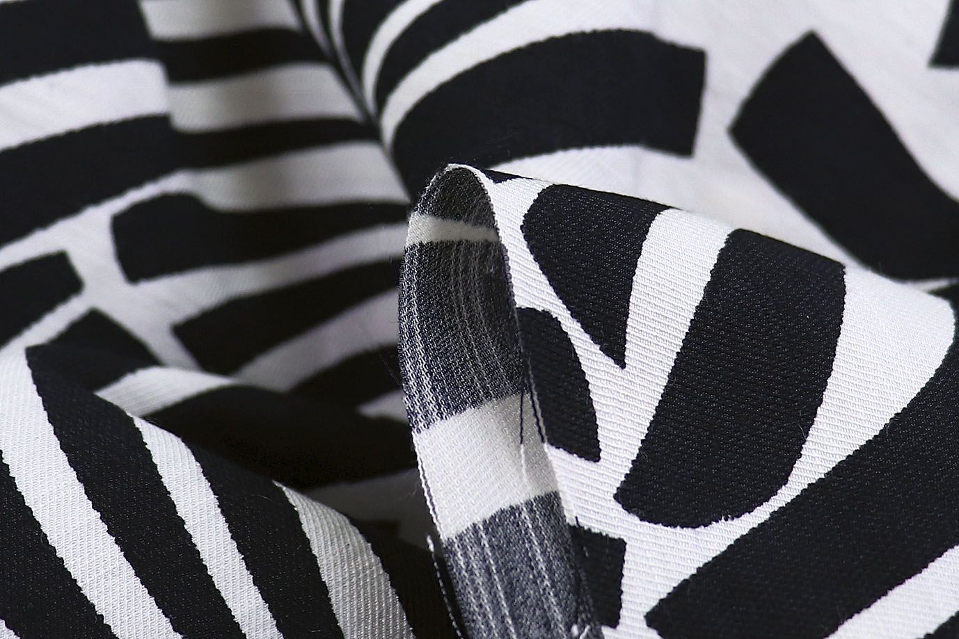 Лен N/R слаб принт/листья черные на белом 3826-PY/D#2/C#1