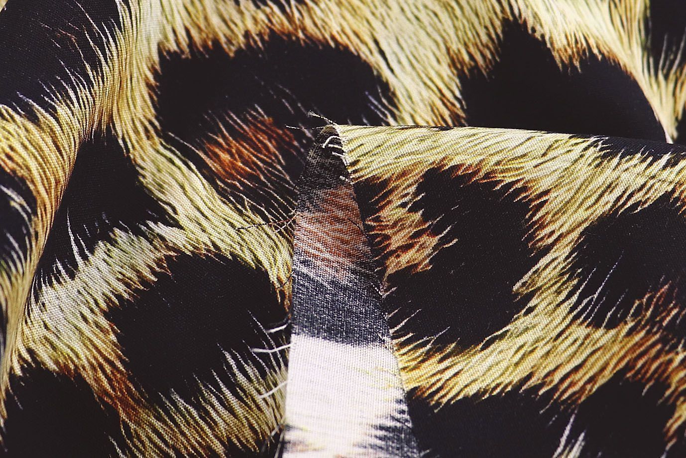 Штапель принт/леопард черно-оранжевый на молочном 1375-PY/D#10/C#1