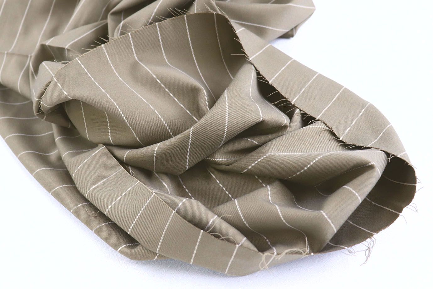 Костюмная ткань принт/полоска белая на бежевом 3962-PY/C#1